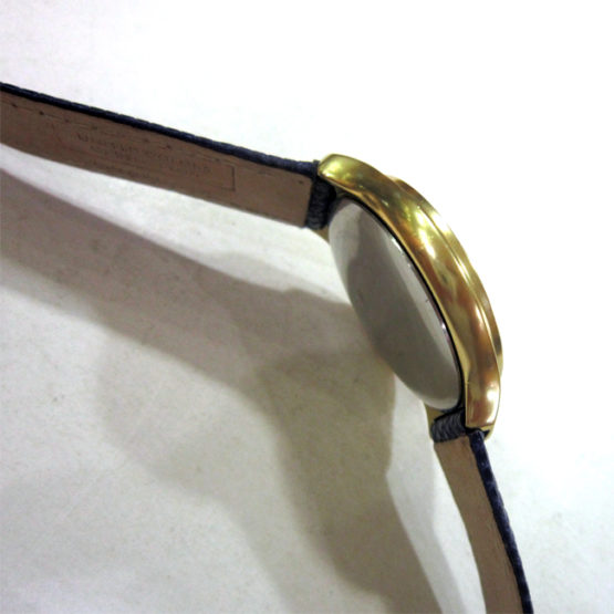 Reloj united colors of Benetton dorado-2