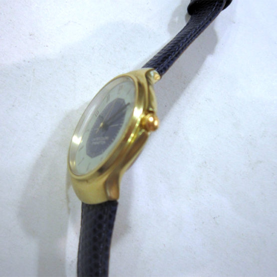 Reloj united colors of Benetton dorado-3