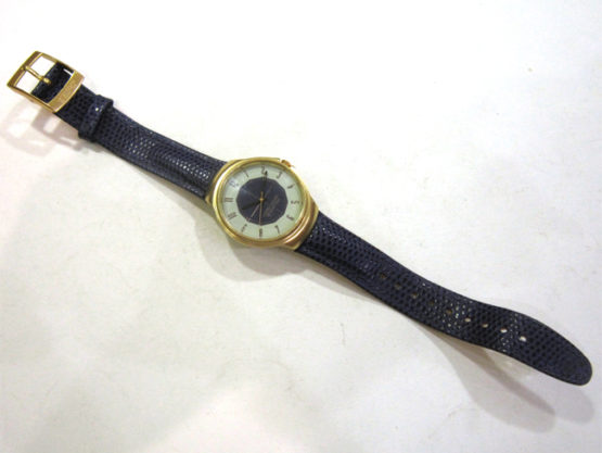 Reloj united colors of Benetton dorado-6